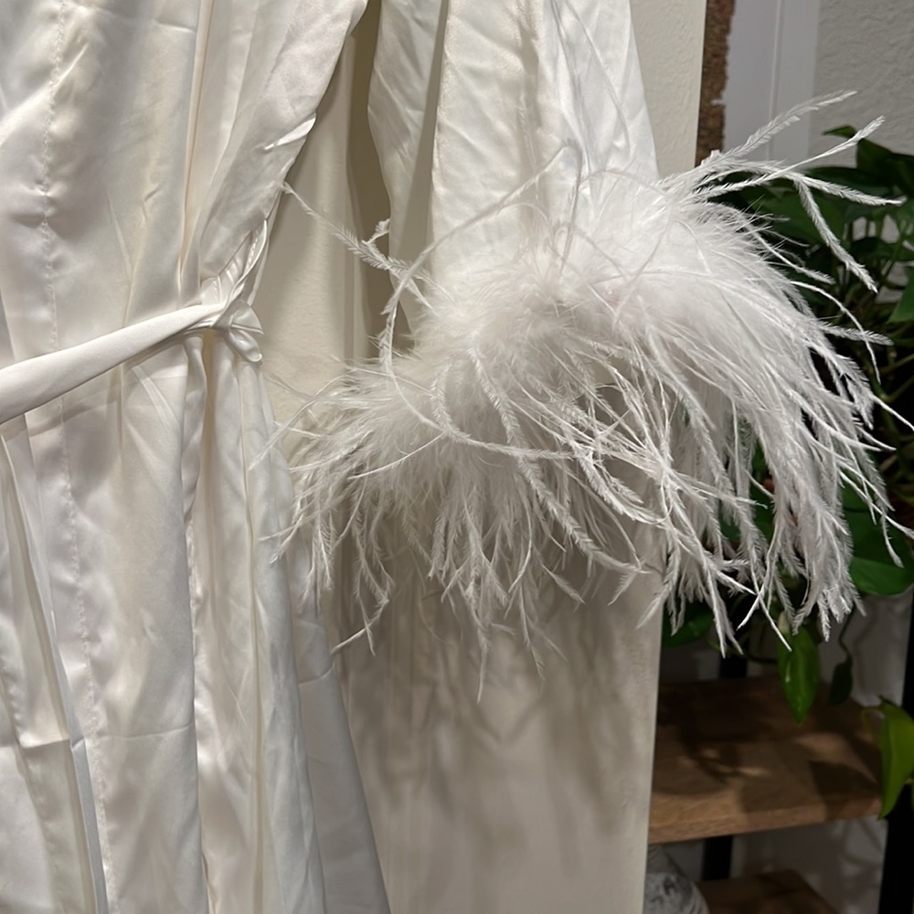 Ivory Feather-Trim Satin Robe & Slip Set - Picture 6 of 11